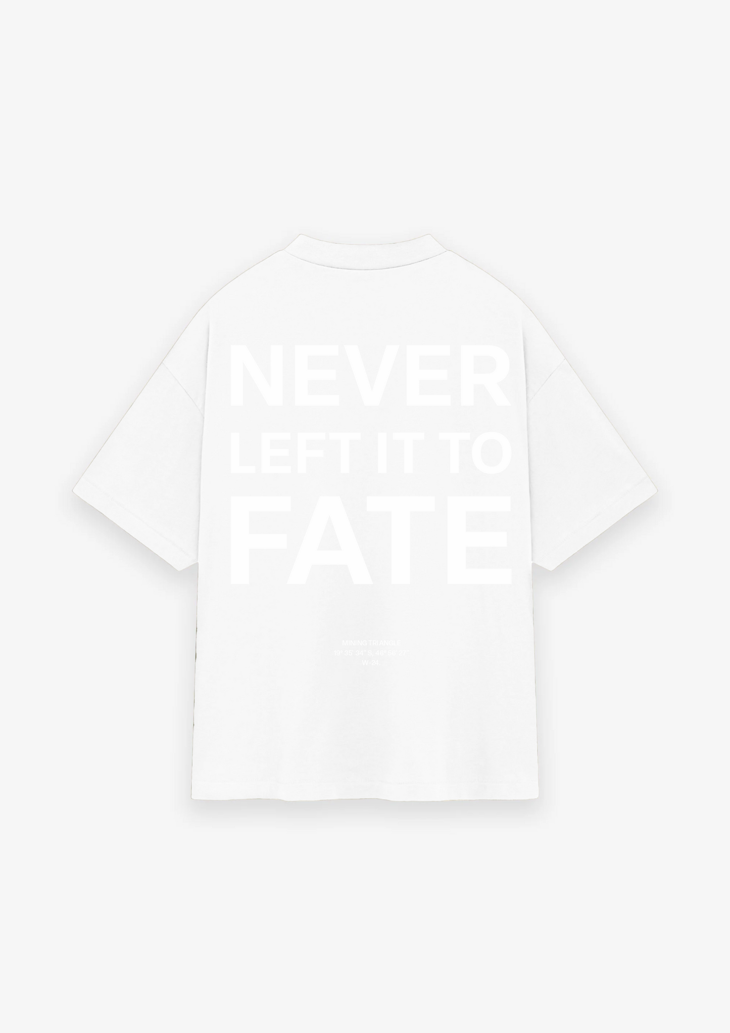 CAMISETA OVERSIZED NEVER LEFT IT TO FATE