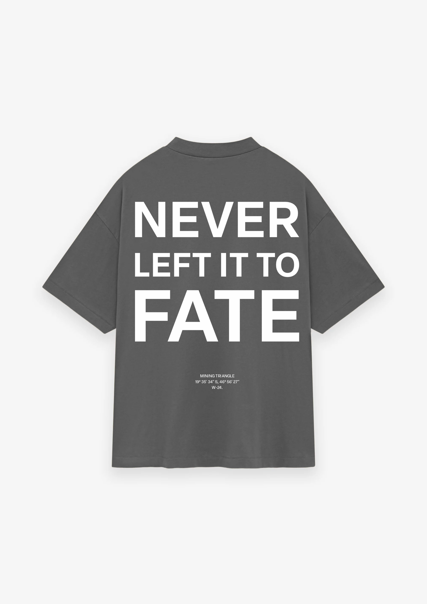 CAMISETA OVERSIZED NEVER LEFT IT TO FATE