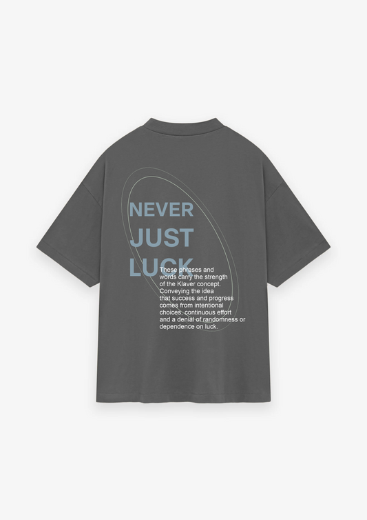 CAMISETA OVERSIZED NEVER JUST LUCK