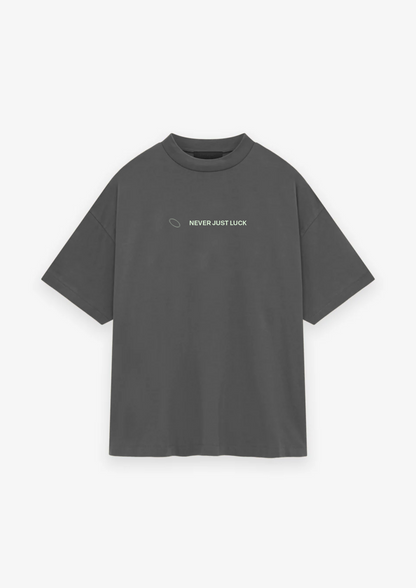 CAMISETA OVERSIZED NEVER JUST LUCK