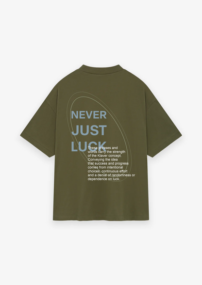 CAMISETA OVERSIZED NEVER JUST LUCK